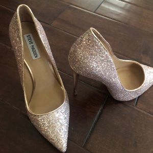Steve Madden pink glitter “Daisie” pumps